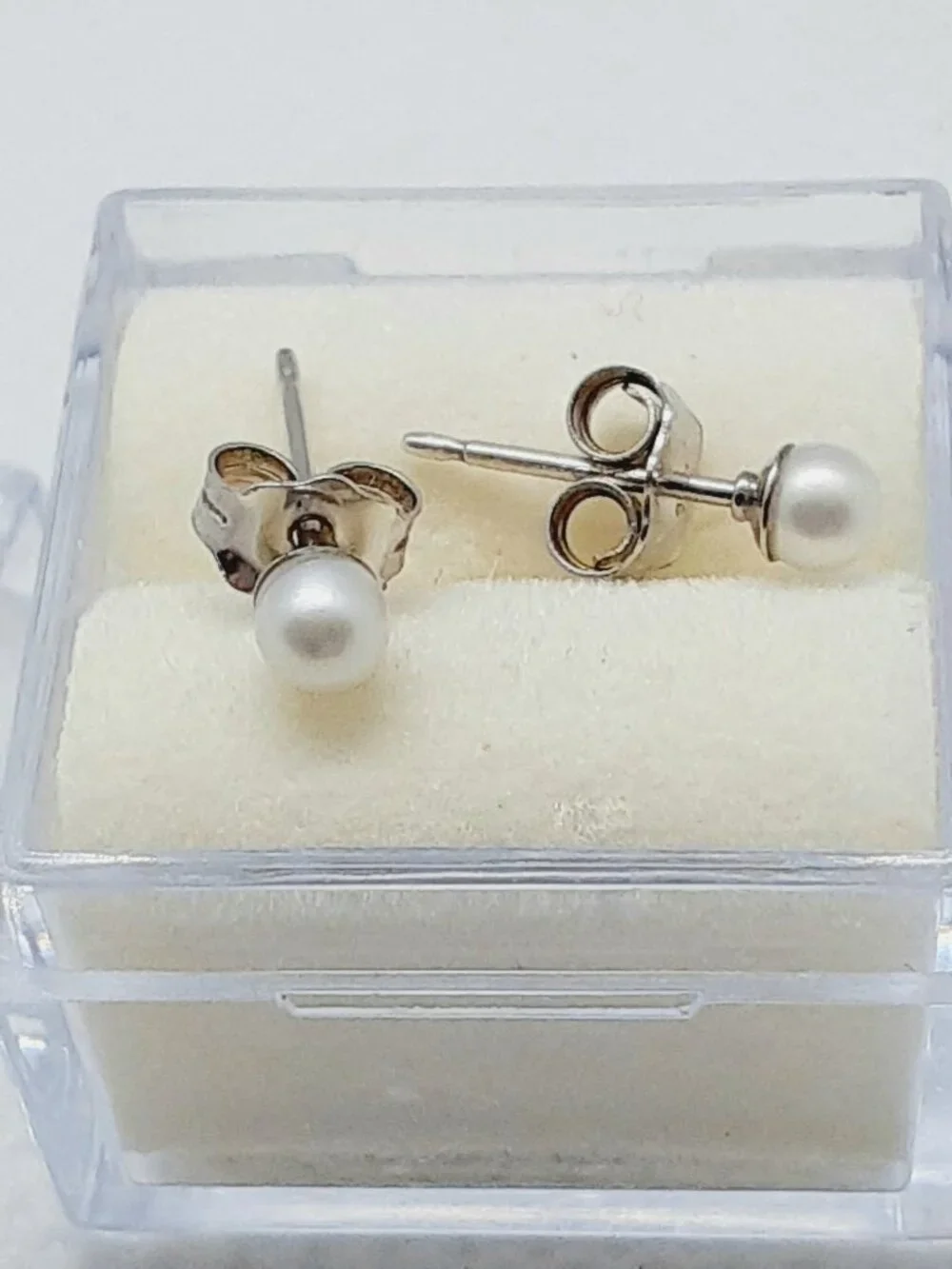 NEW 925 Minimalist sterling silver and faux pearl post earrings